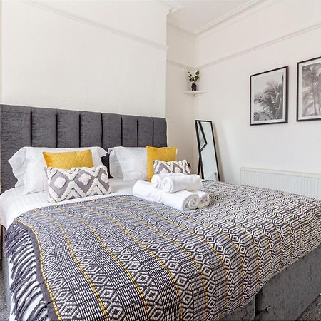 Host & Stay - Montpellier Villa Apartment Челтнъм Екстериор снимка