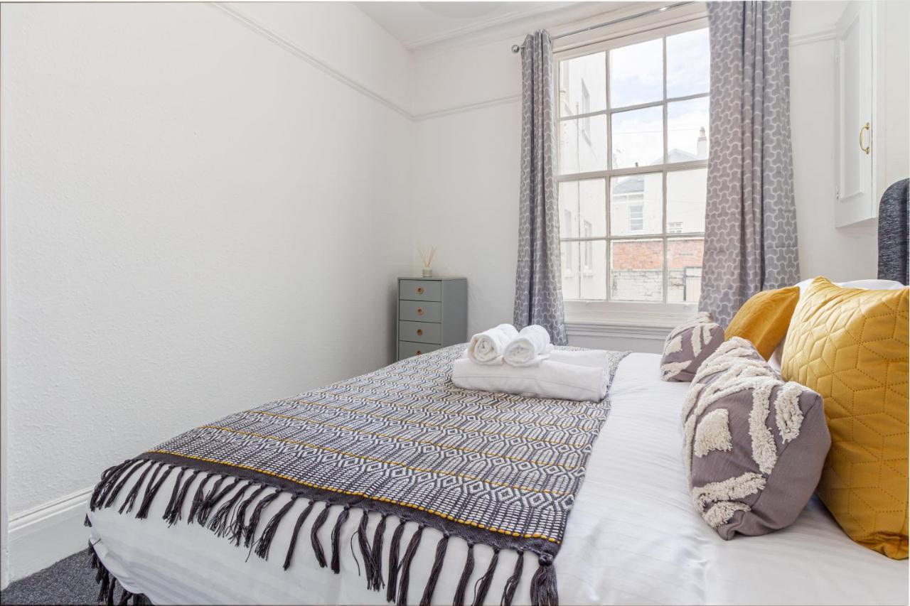 Host & Stay - Montpellier Villa Apartment Челтнъм Екстериор снимка