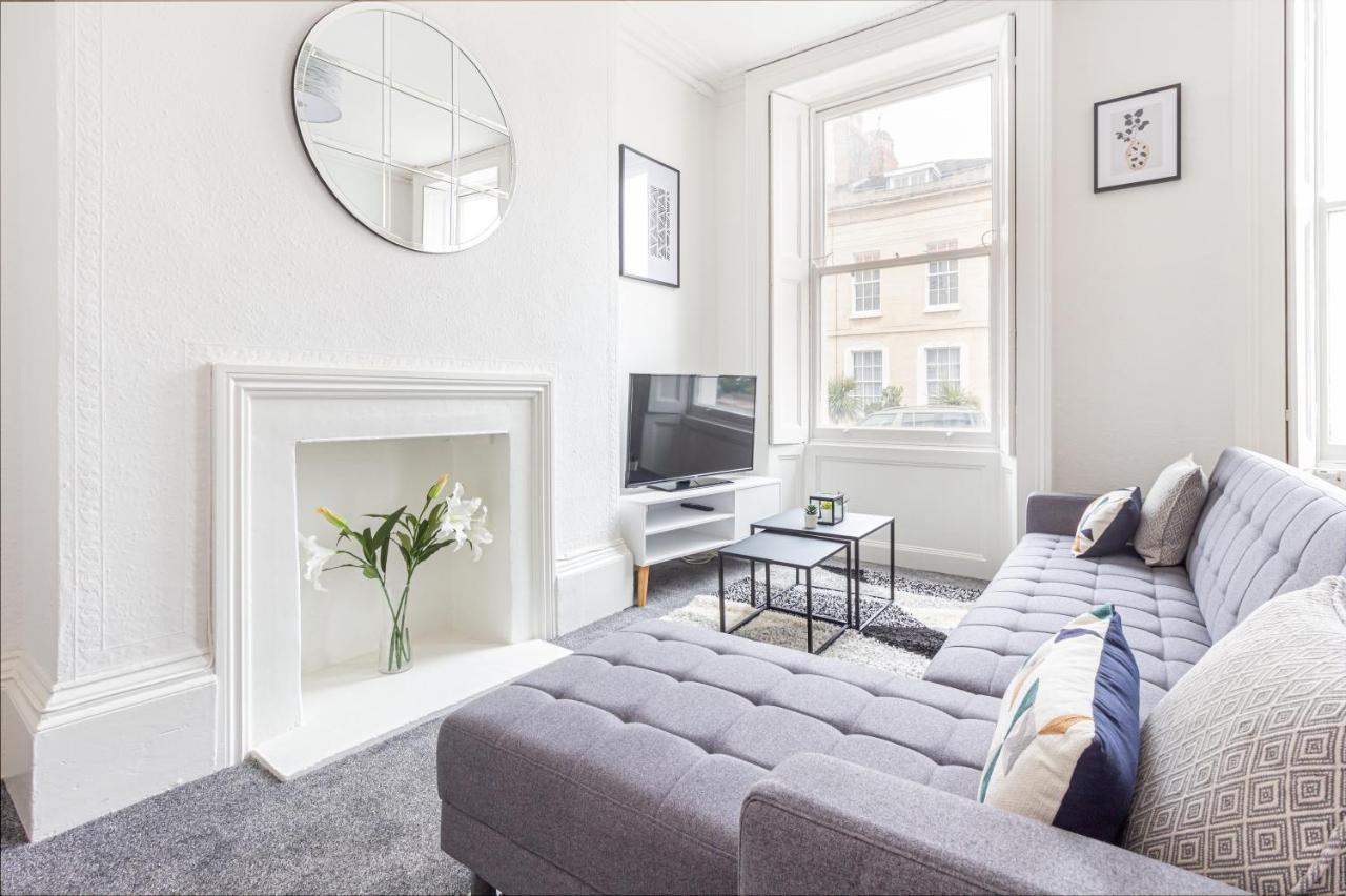 Host & Stay - Montpellier Villa Apartment Челтнъм Екстериор снимка