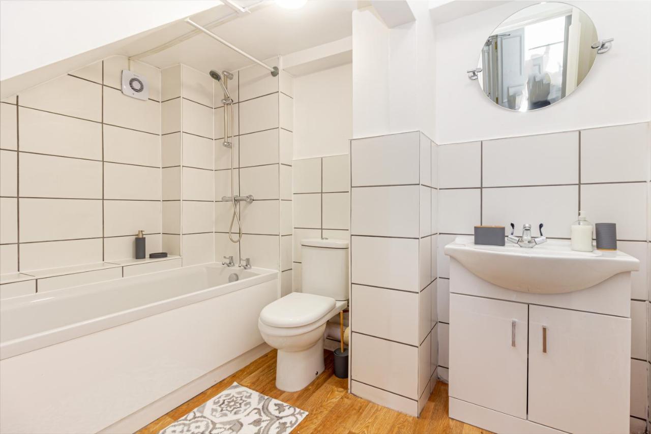 Host & Stay - Montpellier Villa Apartment Челтнъм Екстериор снимка